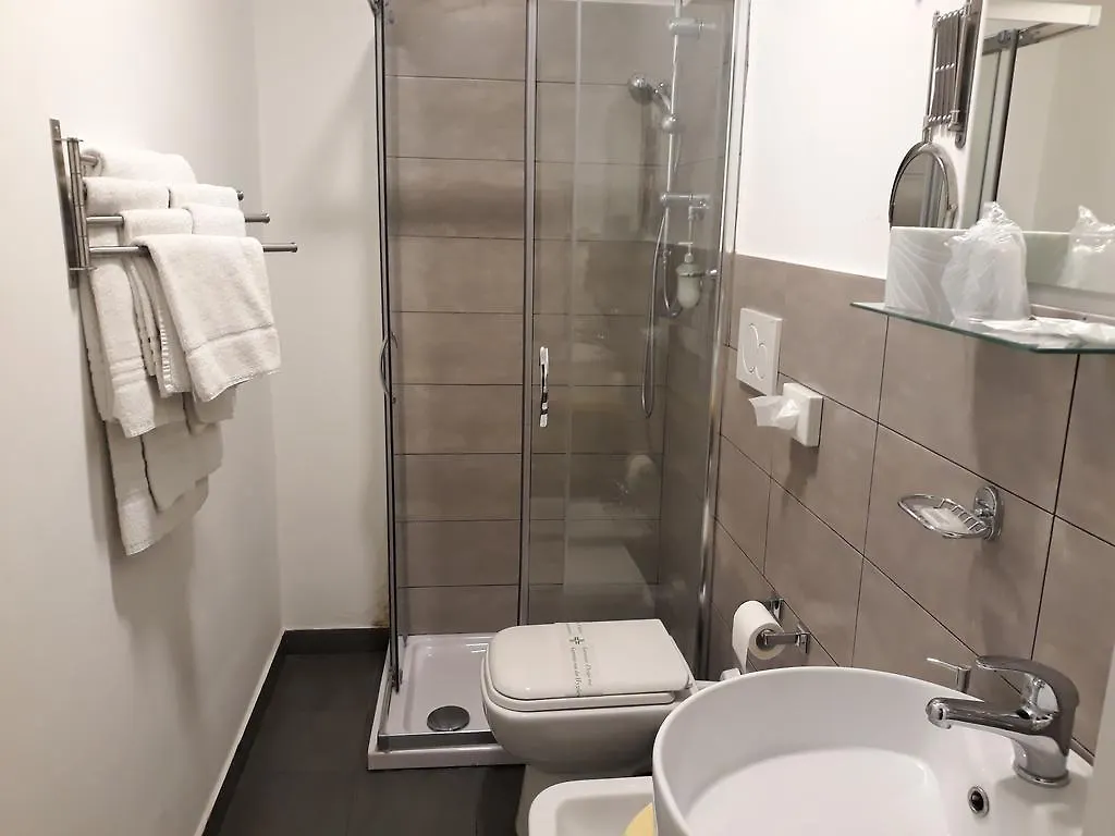 Отель Alexander House Катания